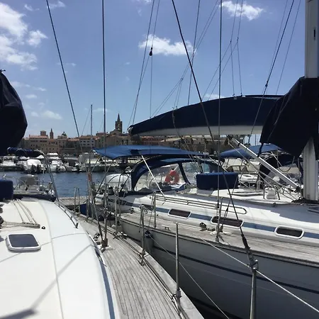 Wind Sardinya Sail Charter Boat Båthotell Alghero
