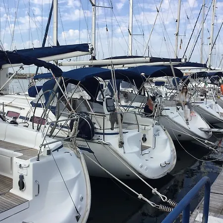 Båthotell Wind Sardinya Sail Charter Boat 3*