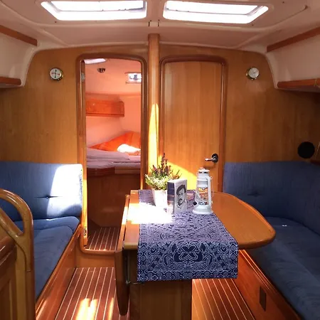 Båthotell Wind Sardinya Sail Charter Boat Alghero