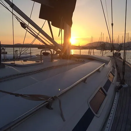 Wind Sardinya Sail Charter Boat Båthotell 3*