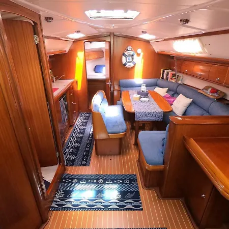 Båthotell Wind Sardinya Sail Charter Boat 3*